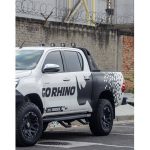 Trepte laterale Dominator D2 Go Rhino pentru Toyota Hilux 16′-18′-