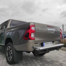 Bara spate pentru Toyota Hilux Revo 2020-